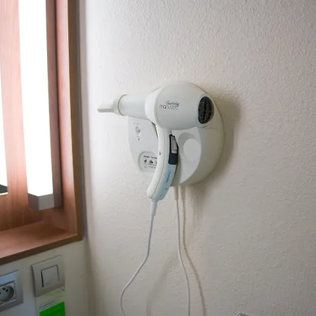 호텔 Campanile Nantes 3*