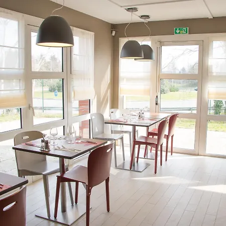 Otel Campanile Nantes 3*