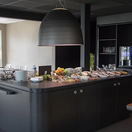 מלון Campanile Nantes Saint-Sébastien-sur-Loire