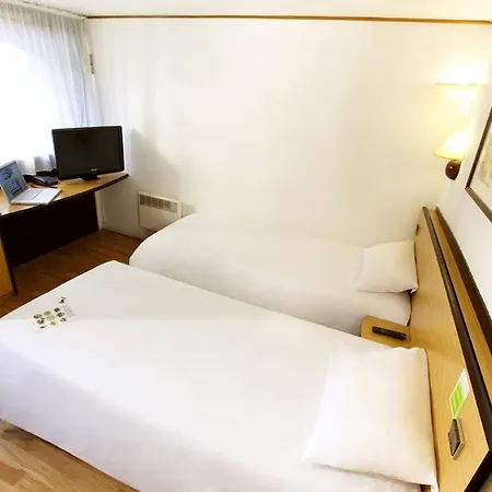 Campanile Nantes 3*