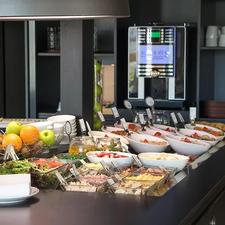 Campanile Nantes Otel 3*